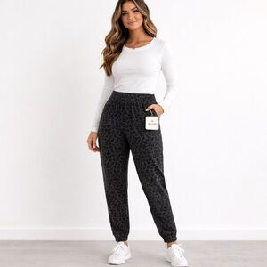 Ebb & Flow Athleisure High Rise Leopard Jogger Sweatpants Women’s Medium NWT